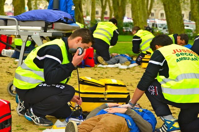 Simulation Multiple Patient (SMP) Les ambulanciers de l’Est en exercice 11 Simulation Multiple Patient (SMP) Les ambulanciers de l’Est en exercice simulation multiples patients BFM Tem 10 - Bilan
