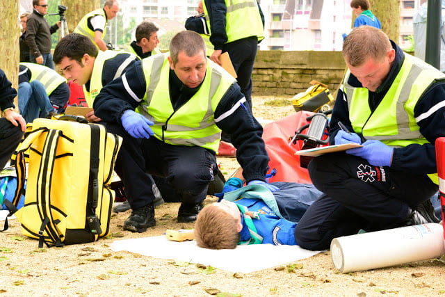 Simulation Multiple Patient (SMP) Les ambulanciers de l’Est en exercice 12 Simulation Multiple Patient (SMP) Les ambulanciers de l’Est en exercice Simulation Multiples Patients BFM Tem 13 - Bilan