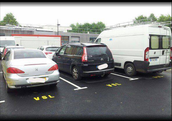 Les ambulanciers et les places de parking 7 Les ambulanciers et les places de parking Les ambulanciers et les places de parking