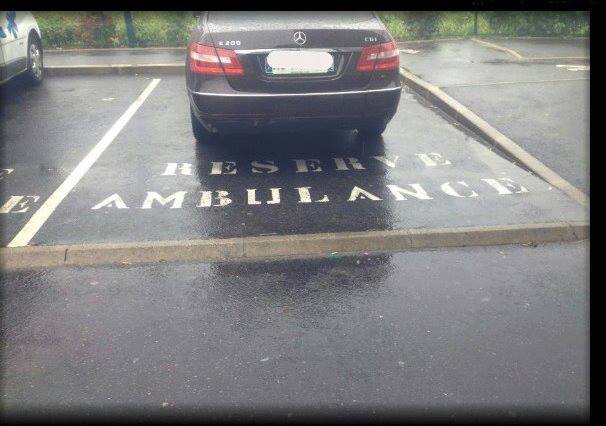 Les ambulanciers et les places de parking 1 Les ambulanciers et les places de parking Les ambulanciers et les places de parking