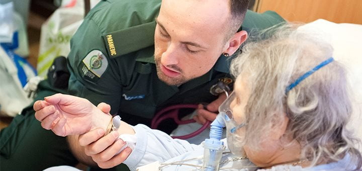 Métier d'ambulancier : 3 pistes de réflexion 1 Métier d'ambulancier : 3 pistes de réflexion métier d'ambulancier