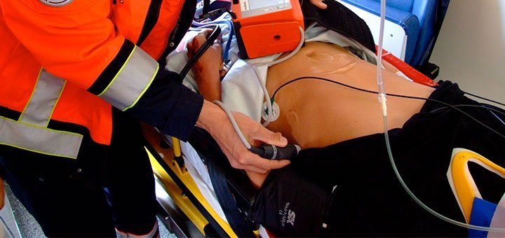 Ambulanciers,vos interventions marquantes 2 Ambulanciers,vos interventions marquantes prise constante ambulancier et patient L'ambulancier, le site de référence Ambulanciers,vos interventions marquantes