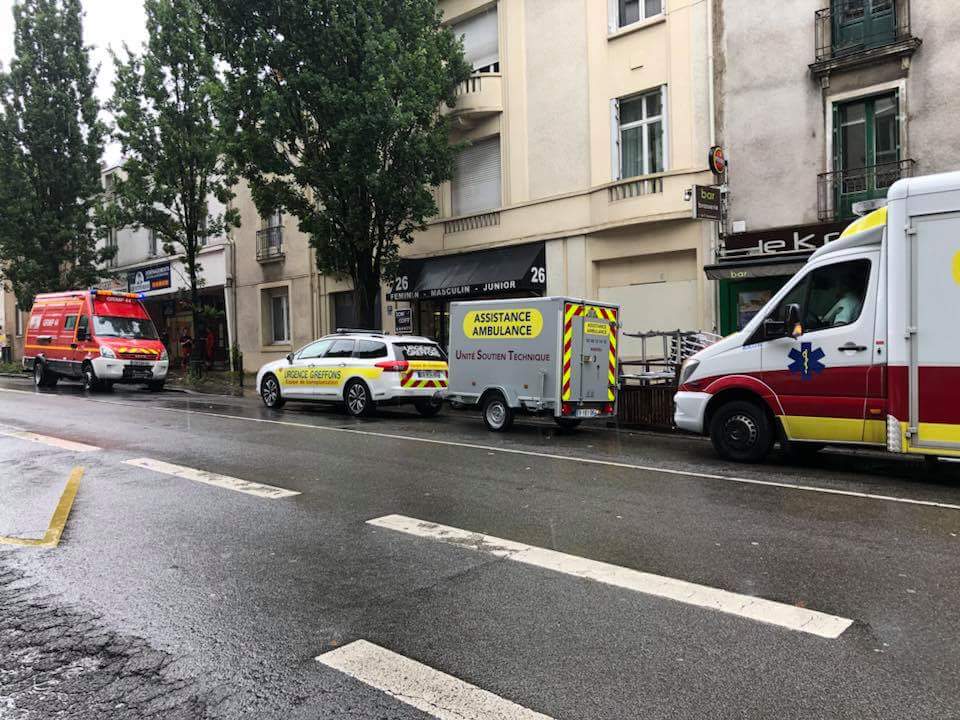 L'ambulancier et le transport bariatrique 1 L'ambulancier et le transport bariatrique ambulancier, transport bariatrique - Assistance Ambulance