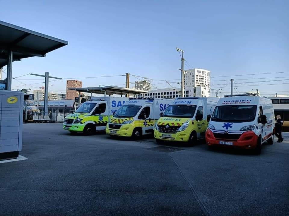 COVID 19, une évacuation pas comme les autres 13 COVID 19, une évacuation pas comme les autres assistance-ambulance-noria-covid-19-tgc-medicalisé-ambulancier-le-site-