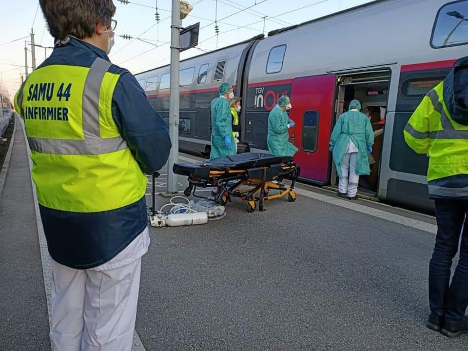 COVID 19, une évacuation pas comme les autres 15 COVID 19, une évacuation pas comme les autres assistance-ambulance-noria-covid-19-tgc-medicalisé-ambulancier-le-site-