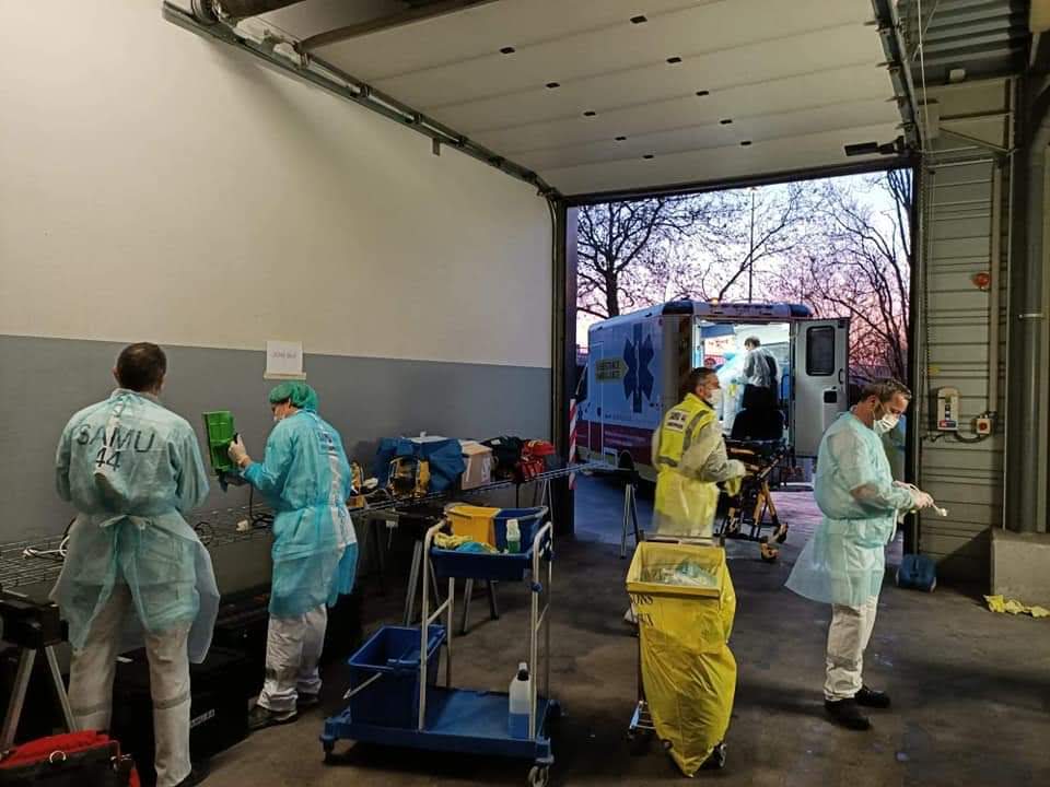 COVID 19, une évacuation pas comme les autres 2 COVID 19, une évacuation pas comme les autres assistance-ambulance-noria-covid-19-tgc-medicalisé-ambulancier-le-site-