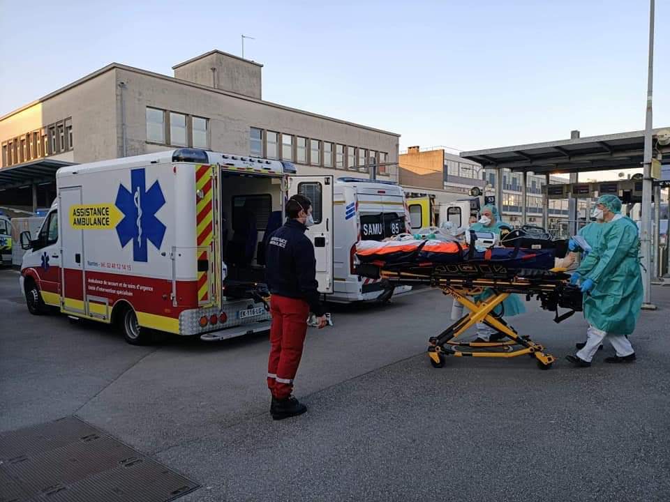 COVID 19, une évacuation pas comme les autres 3 COVID 19, une évacuation pas comme les autres assistance-ambulance-noria-covid-19-tgc-medicalisé-ambulancier-le-site-