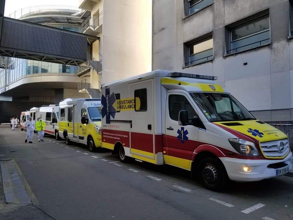 COVID 19, une évacuation pas comme les autres 5 COVID 19, une évacuation pas comme les autres assistance-ambulance-noria-covid-19-tgc-medicalisé-ambulancier-le-site-