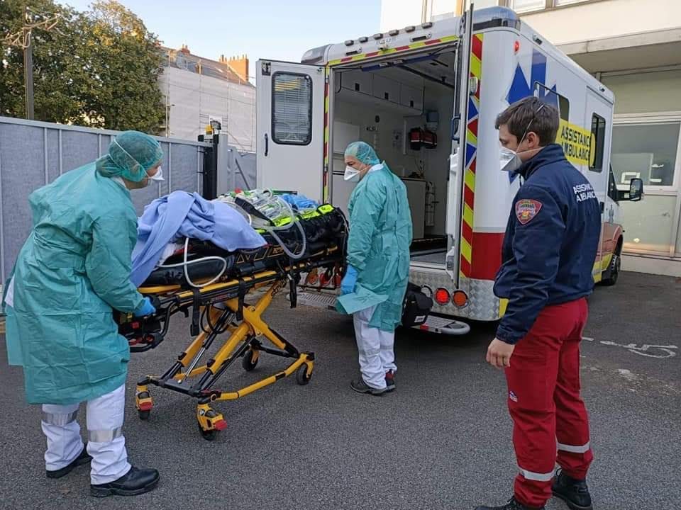 COVID 19, une évacuation pas comme les autres 16 COVID 19, une évacuation pas comme les autres assistance-ambulance-noria-covid-19-tgc-medicalisé-ambulancier-le-site-