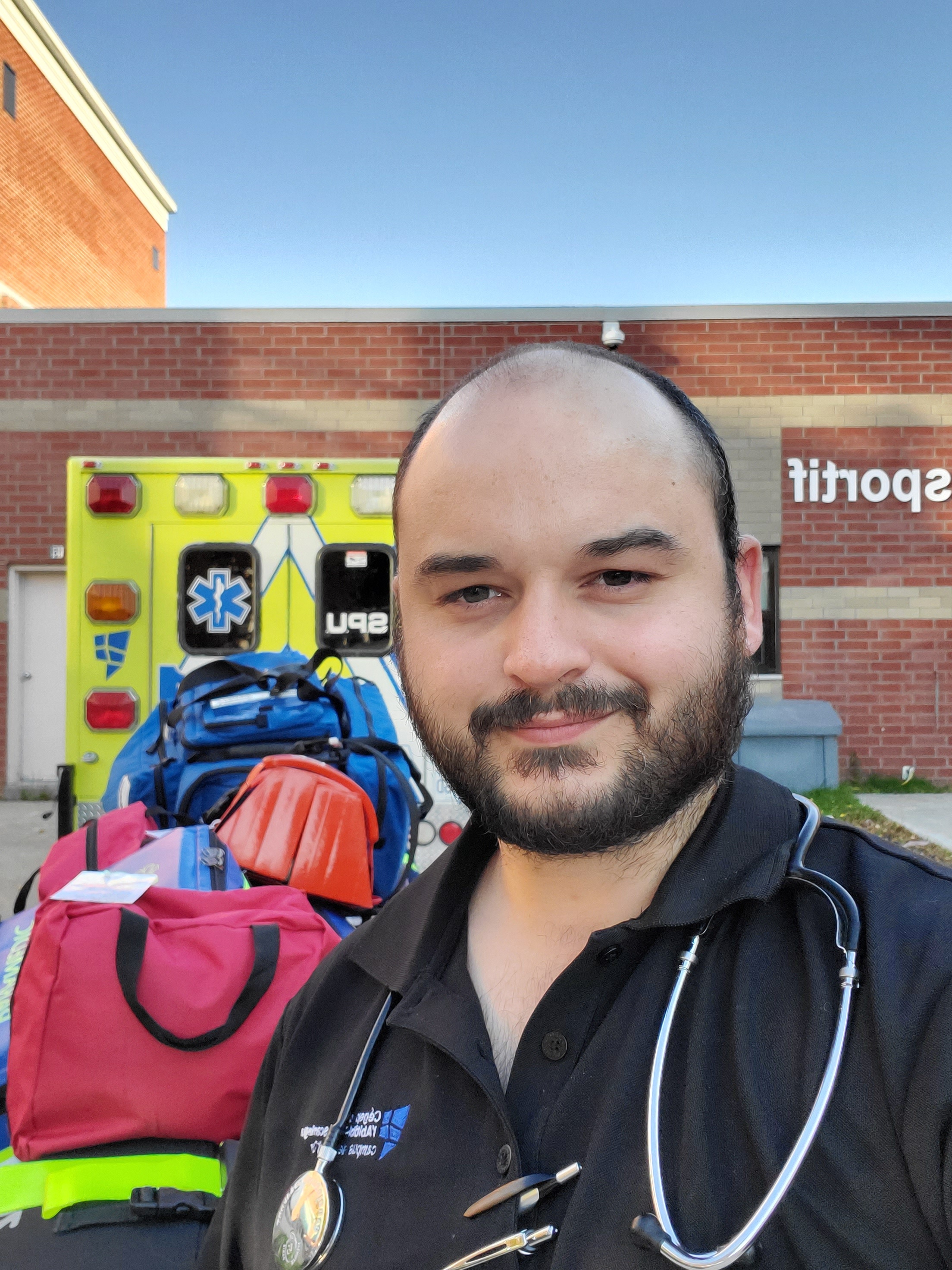 Alexandre, ambulancier Français et futur Paramedic 2 Alexandre, ambulancier Français et futur Paramedic alexandre-sarthe-ambuylancier-paramedic-québec-ambulancier-le-site