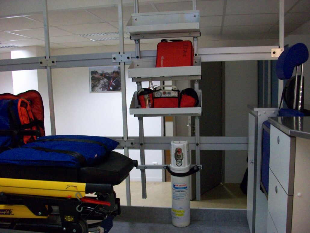 L’ambulance : outil pédagogique de formation 10 L’ambulance : outil pédagogique de formation ambulance-caisson-formation-lidy-ambulancier-site-de-reference