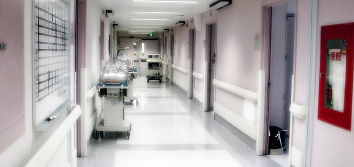 couloi_hôpital