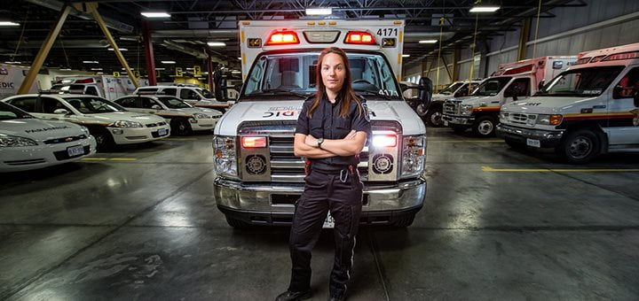 women_paramedic
