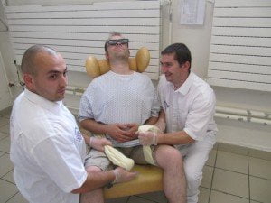 Rehaussement du patient au fauteuil avec le baudrier