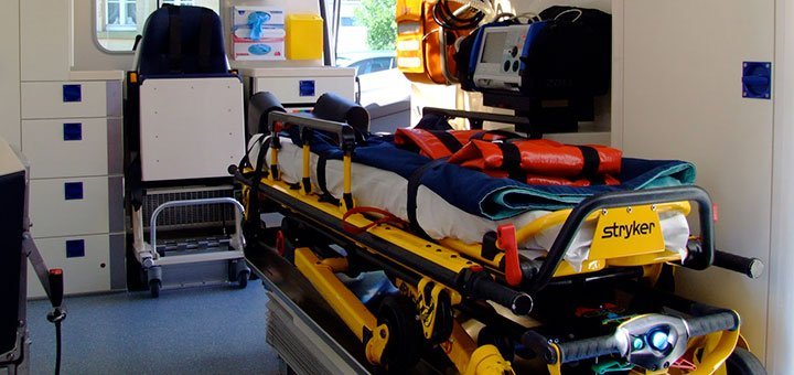 brancard-stryker-dans-ambulance