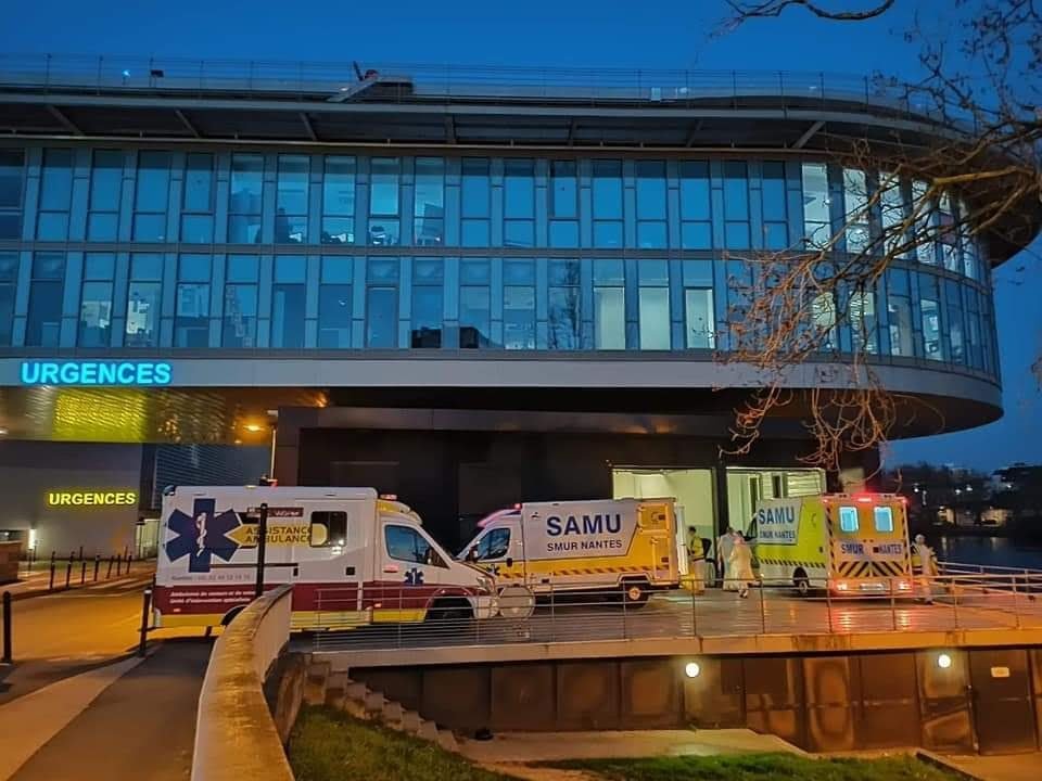 assistance-ambulance-noria-covid-19-tgc-medicalisé-ambulancier-le-site-